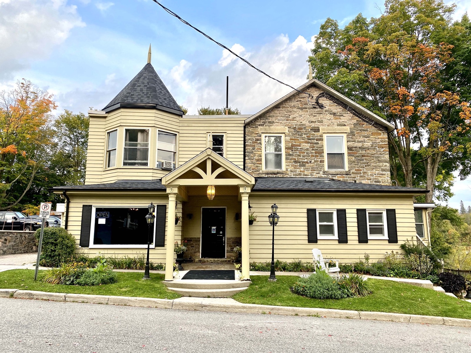 Cliff and Minna purchase the Inn